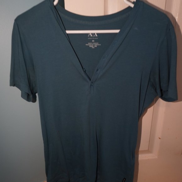 T shirts/V Necks - Picture 5 of 11